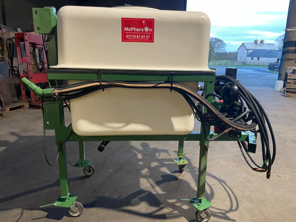 Sprayer front tanks - Image 1