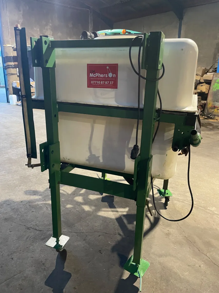 Sprayer front tanks - Image 2