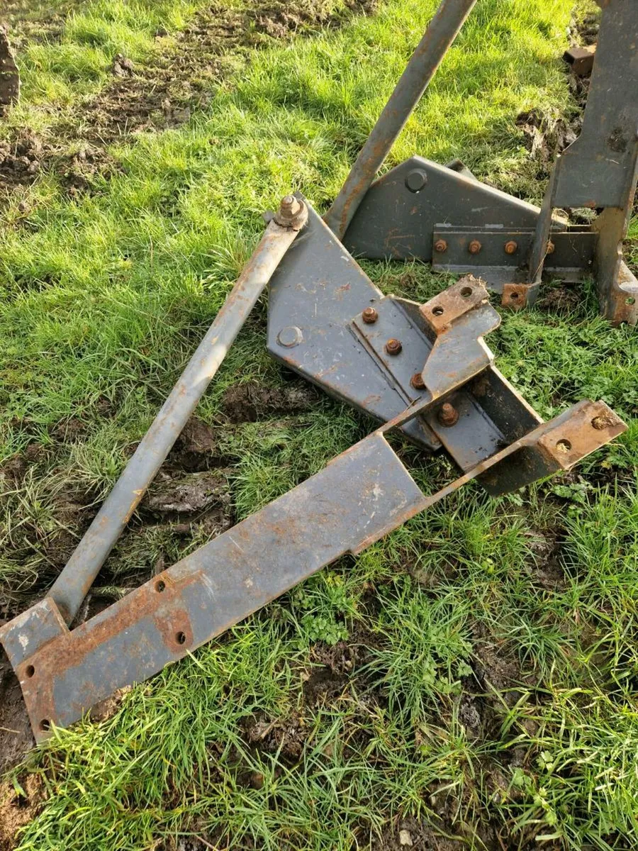 2 Front loaders - Image 2