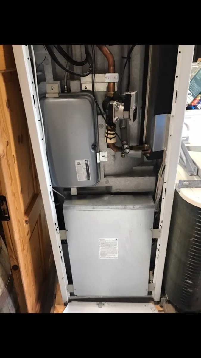 6kw Air to water Daikin heat pump - Image 3
