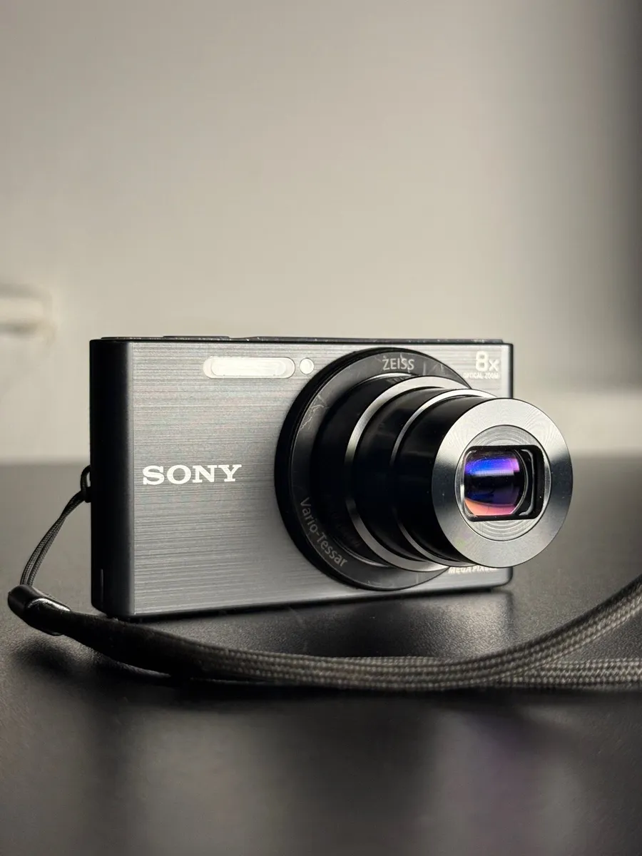 Digital cameras - Image 1