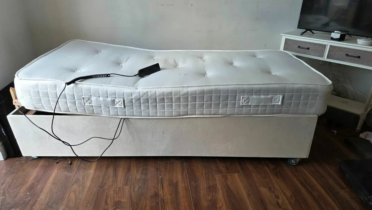 Single Electric Recliner bed - Image 2