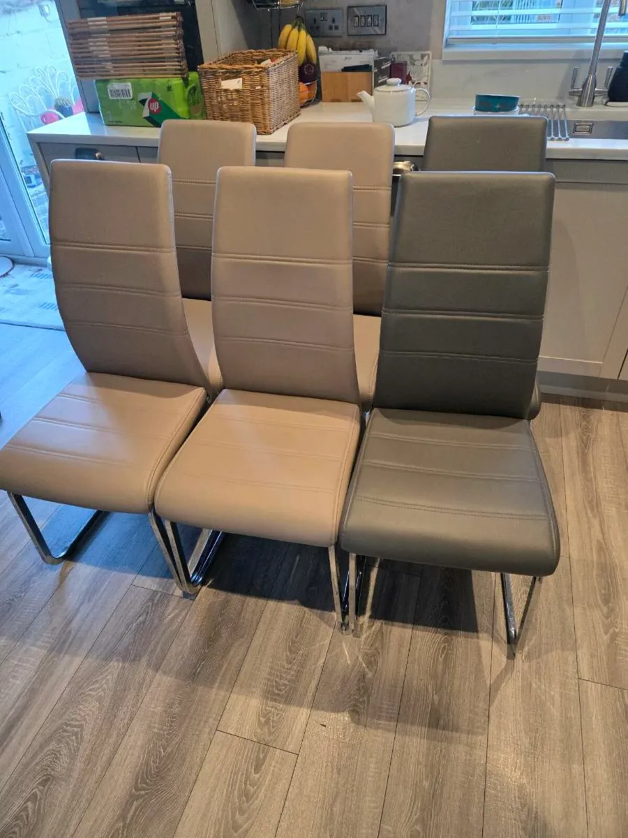 Dinningroom chairs - Image 2