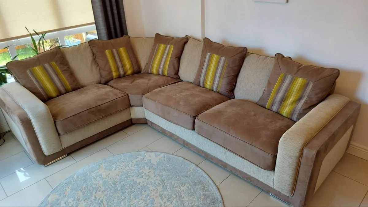 Corner Sofa - Image 1
