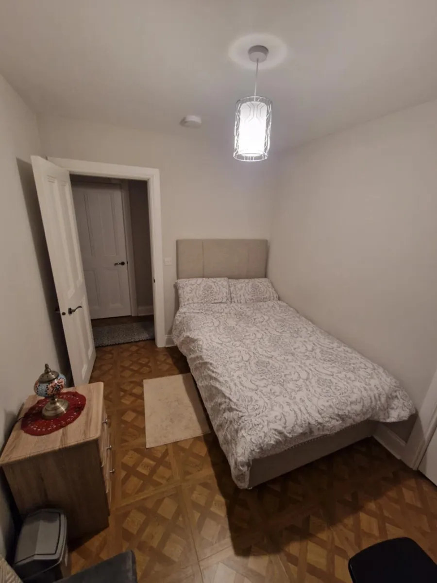 Renting a room - Image 2