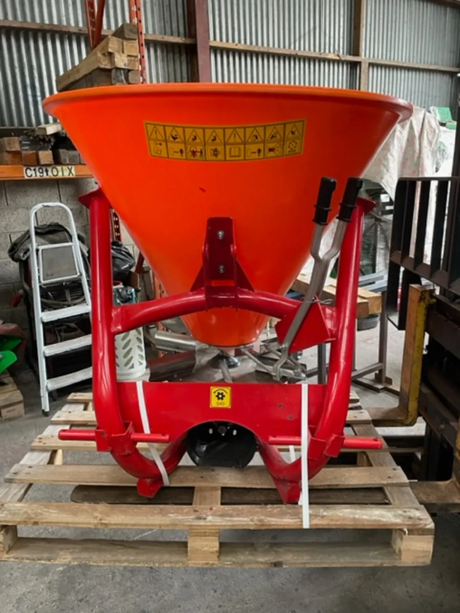 KATANA FERTILISER SPREDER 200L - Image 3