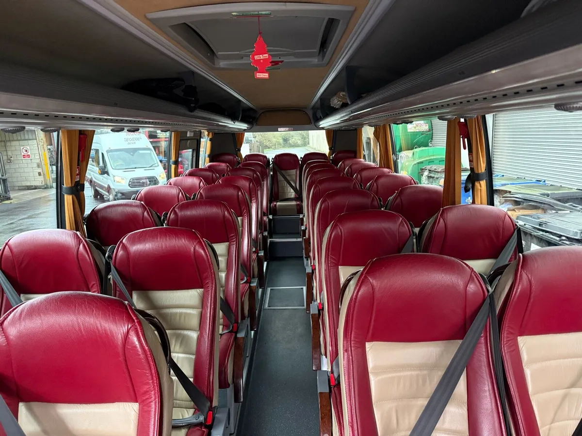 Mercedes Unvi - Image 3