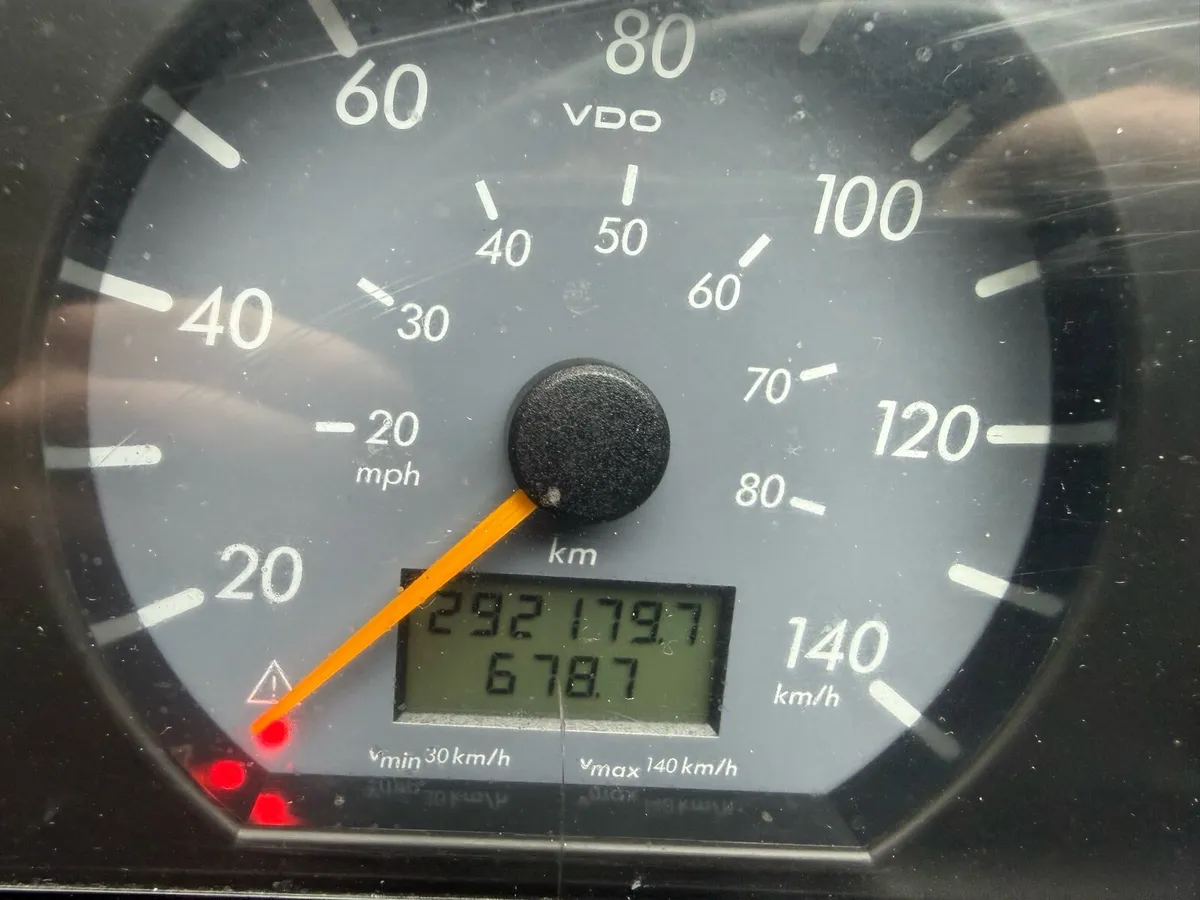 Mercedes Unvi - Image 4