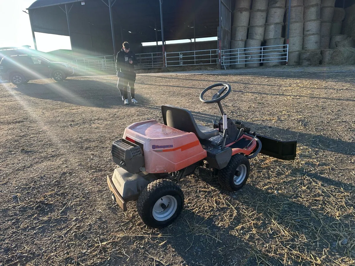 Yard Scraper Rider Ride on Husqvarna - Image 3