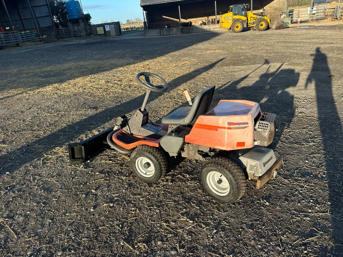 Yard Scraper Rider Ride on Husqvarna - Image 4
