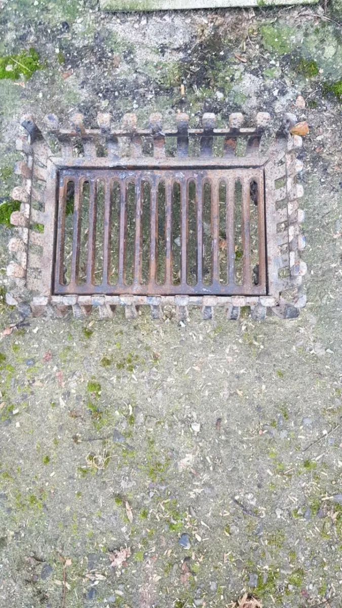 Iron fire grate - Image 2