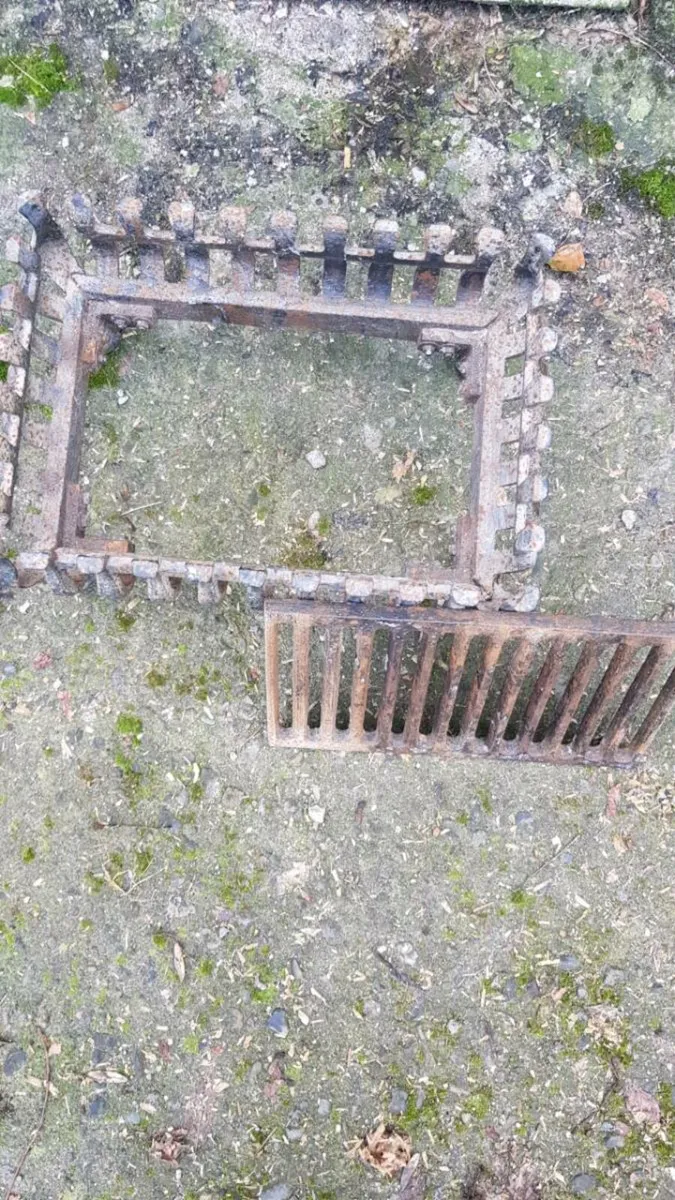 Iron fire grate - Image 3