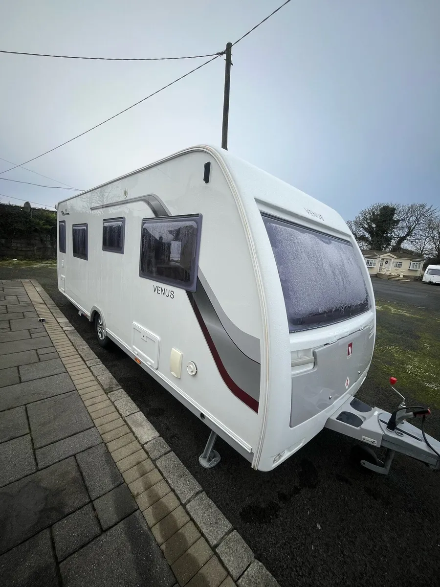Venus 4 berth luxury caravan twin singles - Image 2