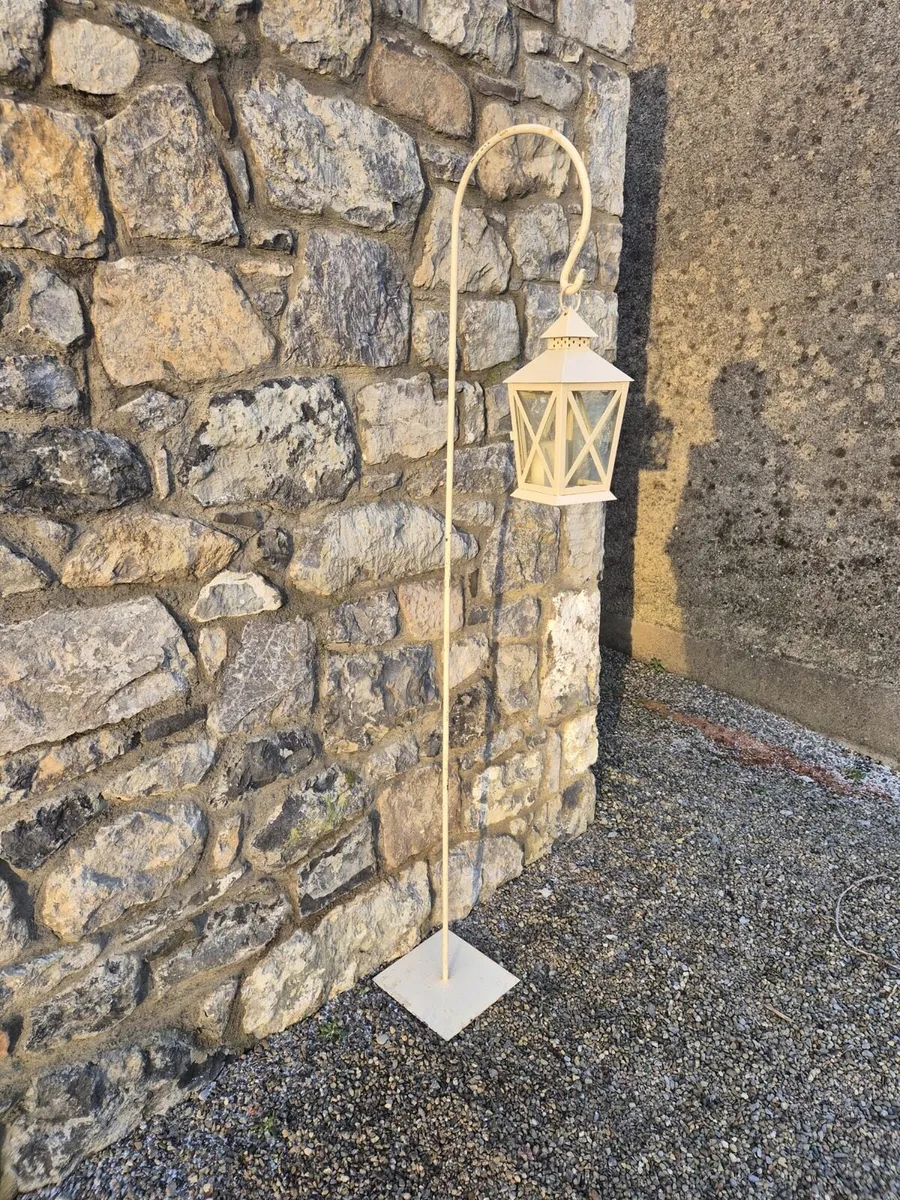 Lanterns and stand - Image 1