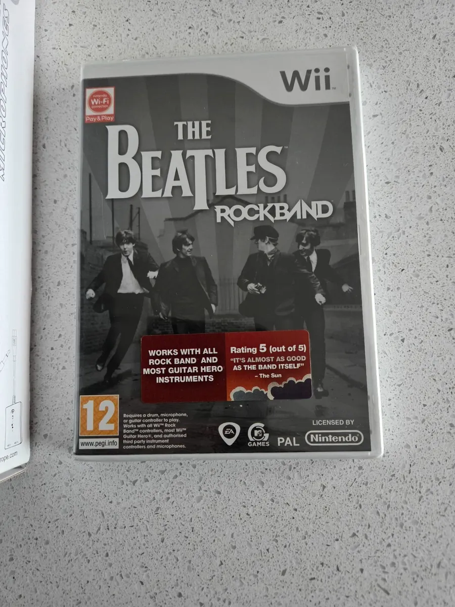 Microphones for Karaoke with Beatles Wii CD - Image 4