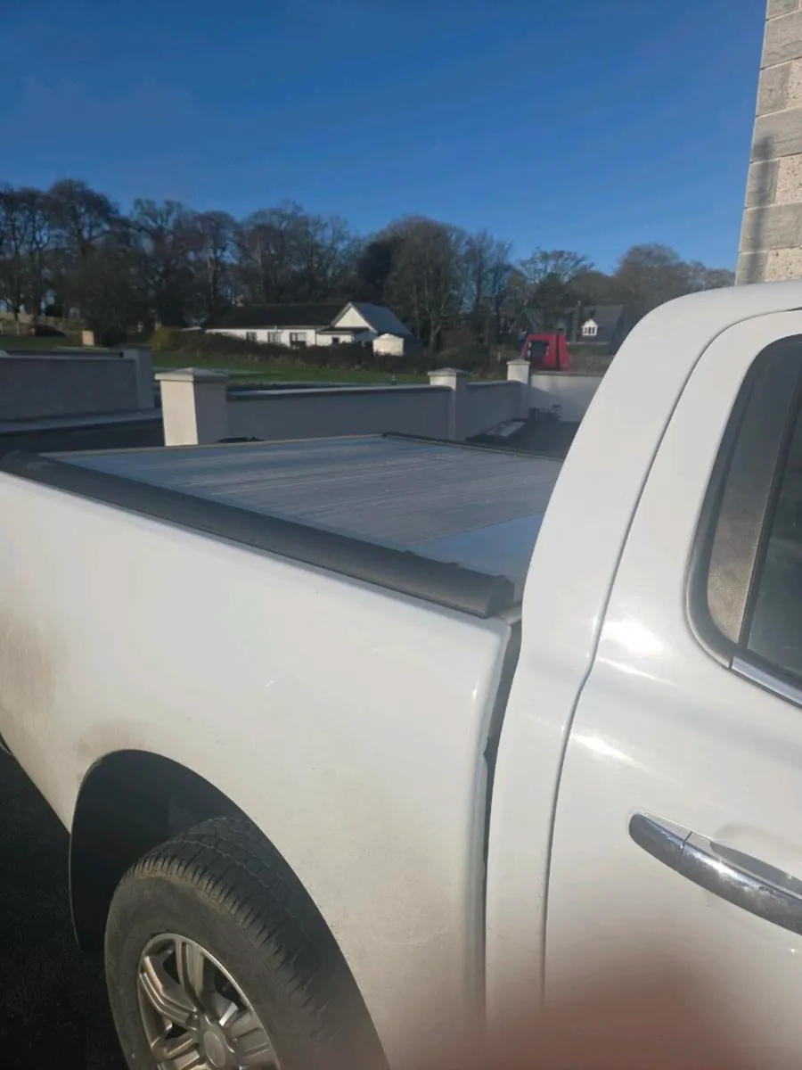 212 FORD RANGER ROLLER COVER AND BED LINER - Image 2