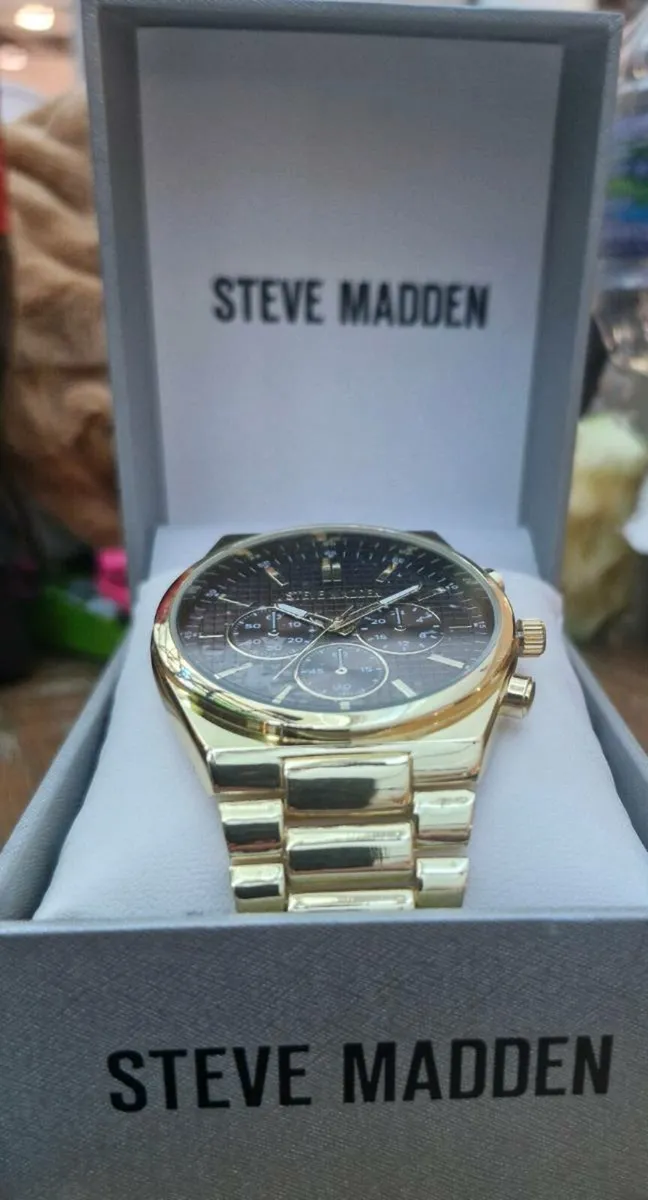 Steve Madden gold Quartz Analog black Dial - Image 1