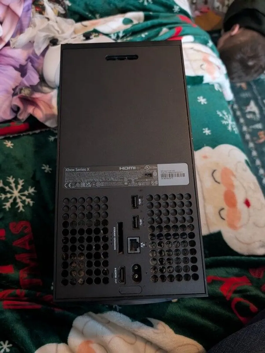 Xbox Series X 1TB + Wireless Controller - Image 3