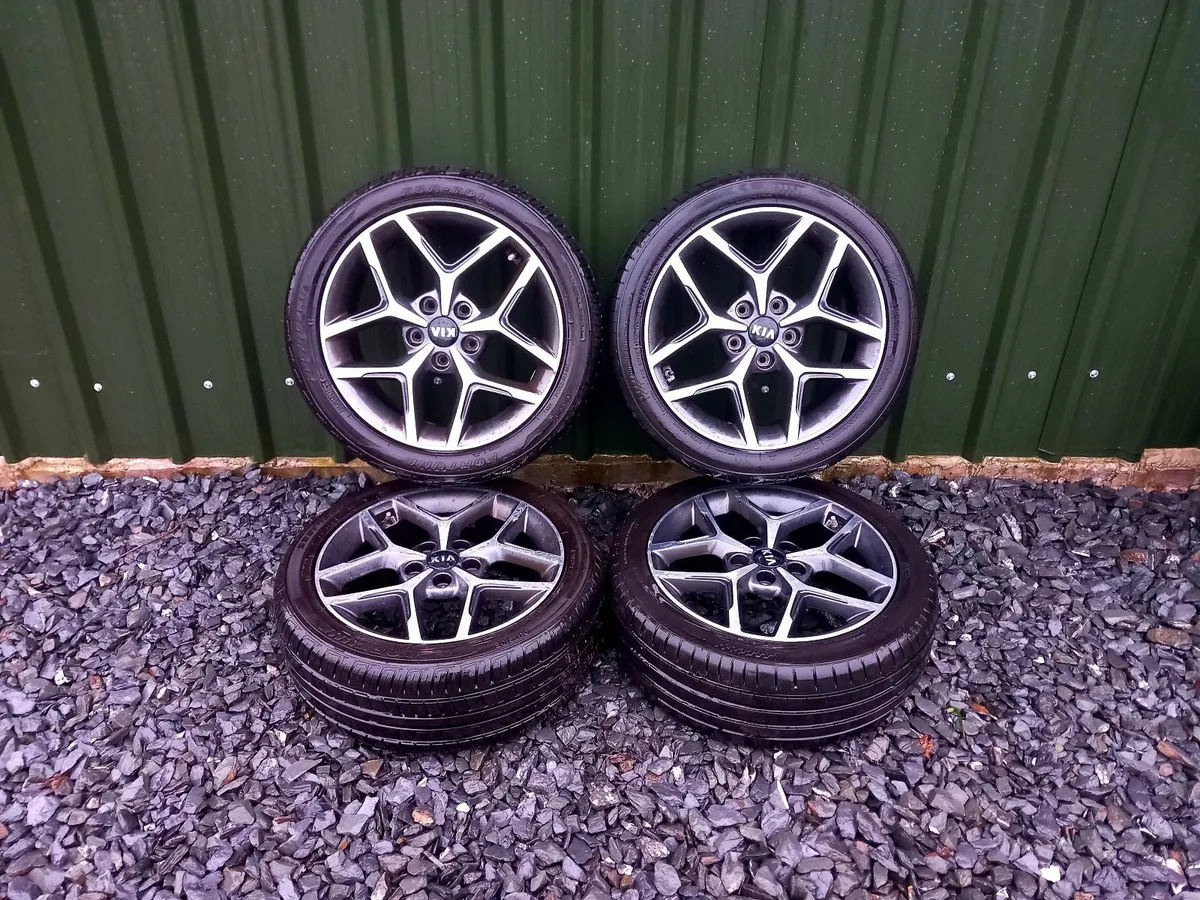 ■ 5x114.3 Alloys 17s in Excellent Condition ■ - Image 1