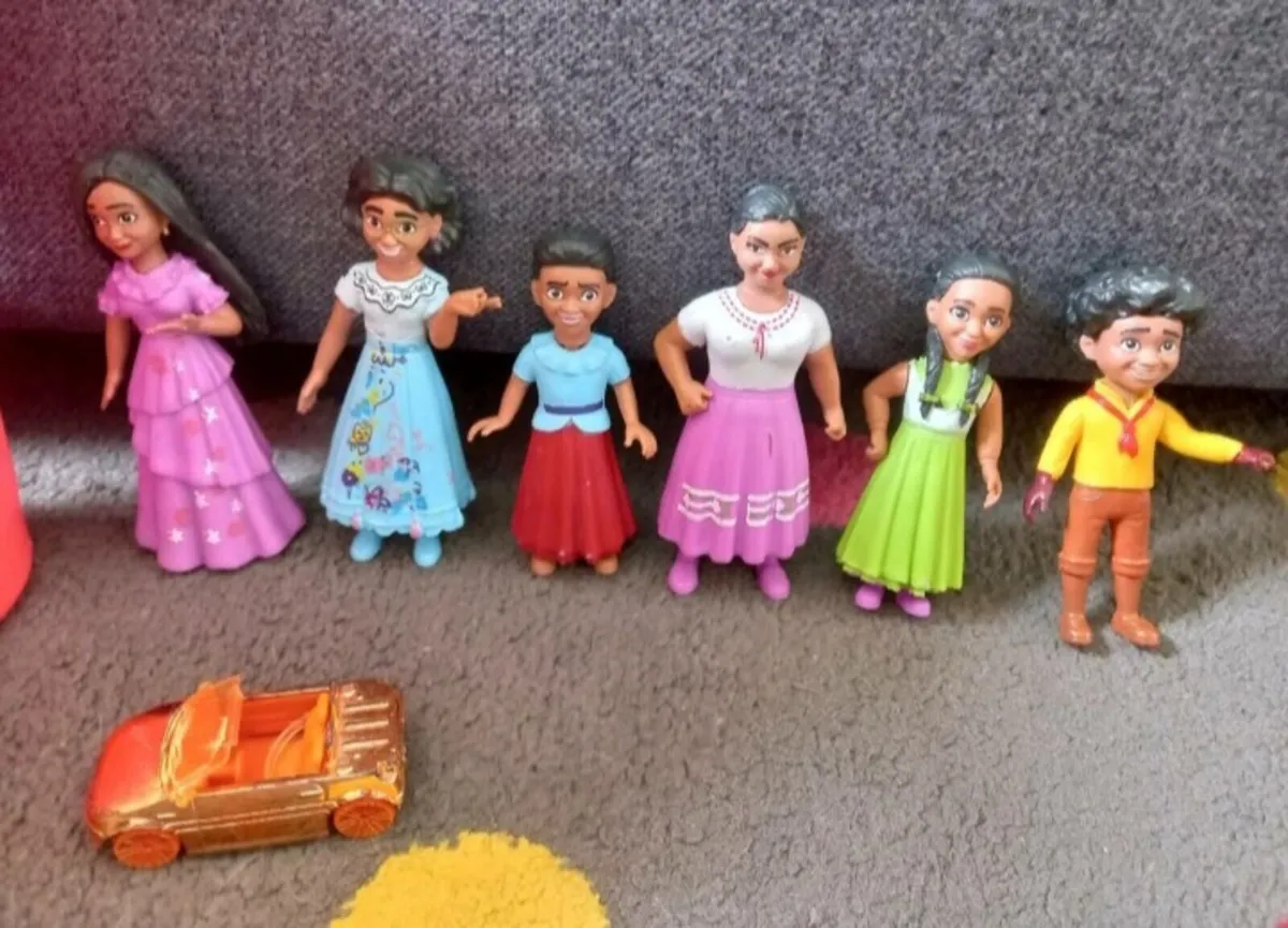 Roller Skates LOL OMG Dolls Encanto set - Image 4