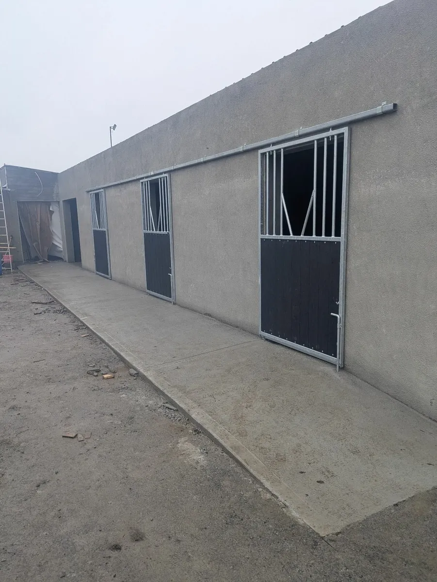 Stables, stable doors, feed barriers, divides etc. - Image 2