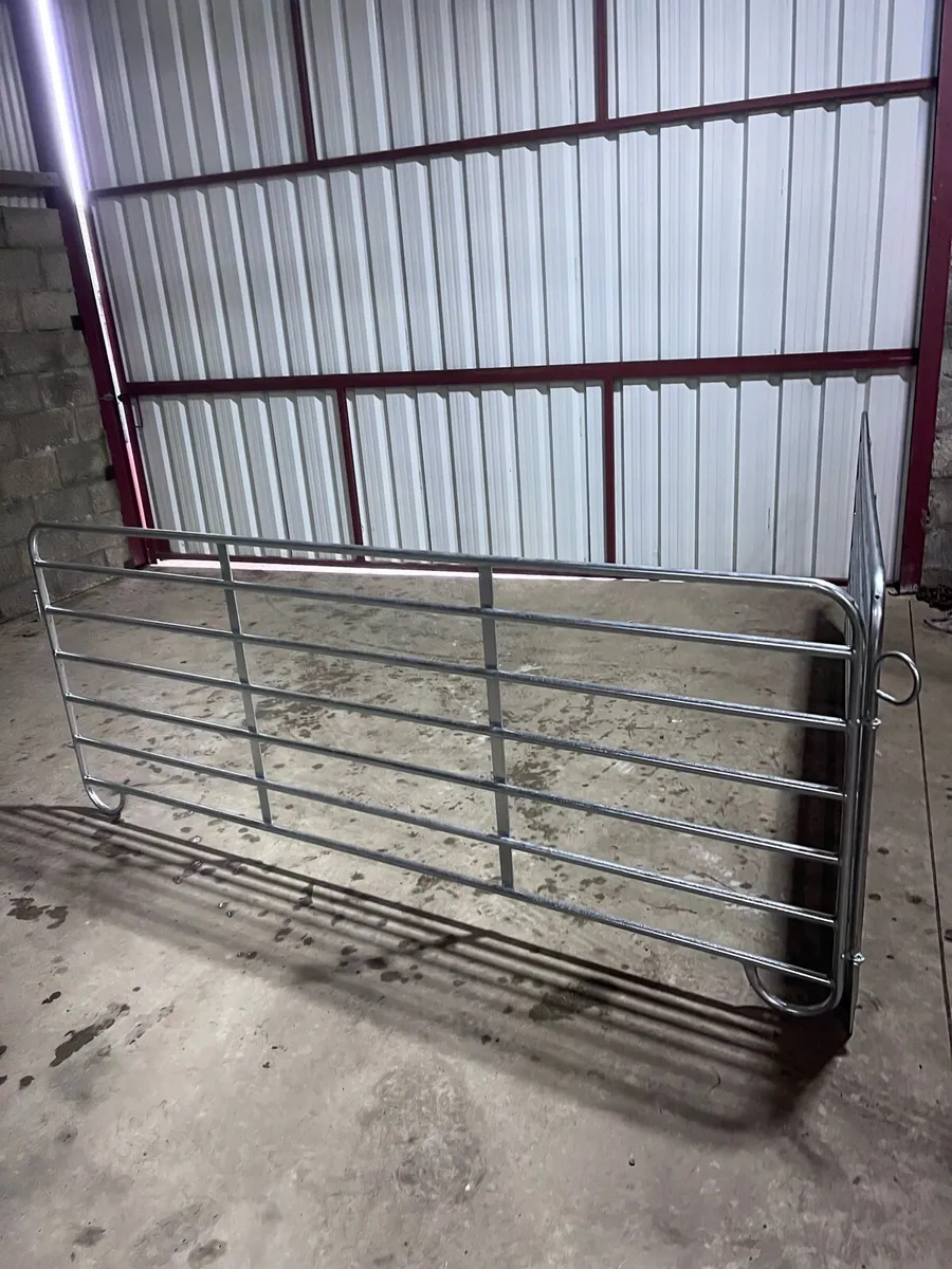 Lambing hurdles - Image 2