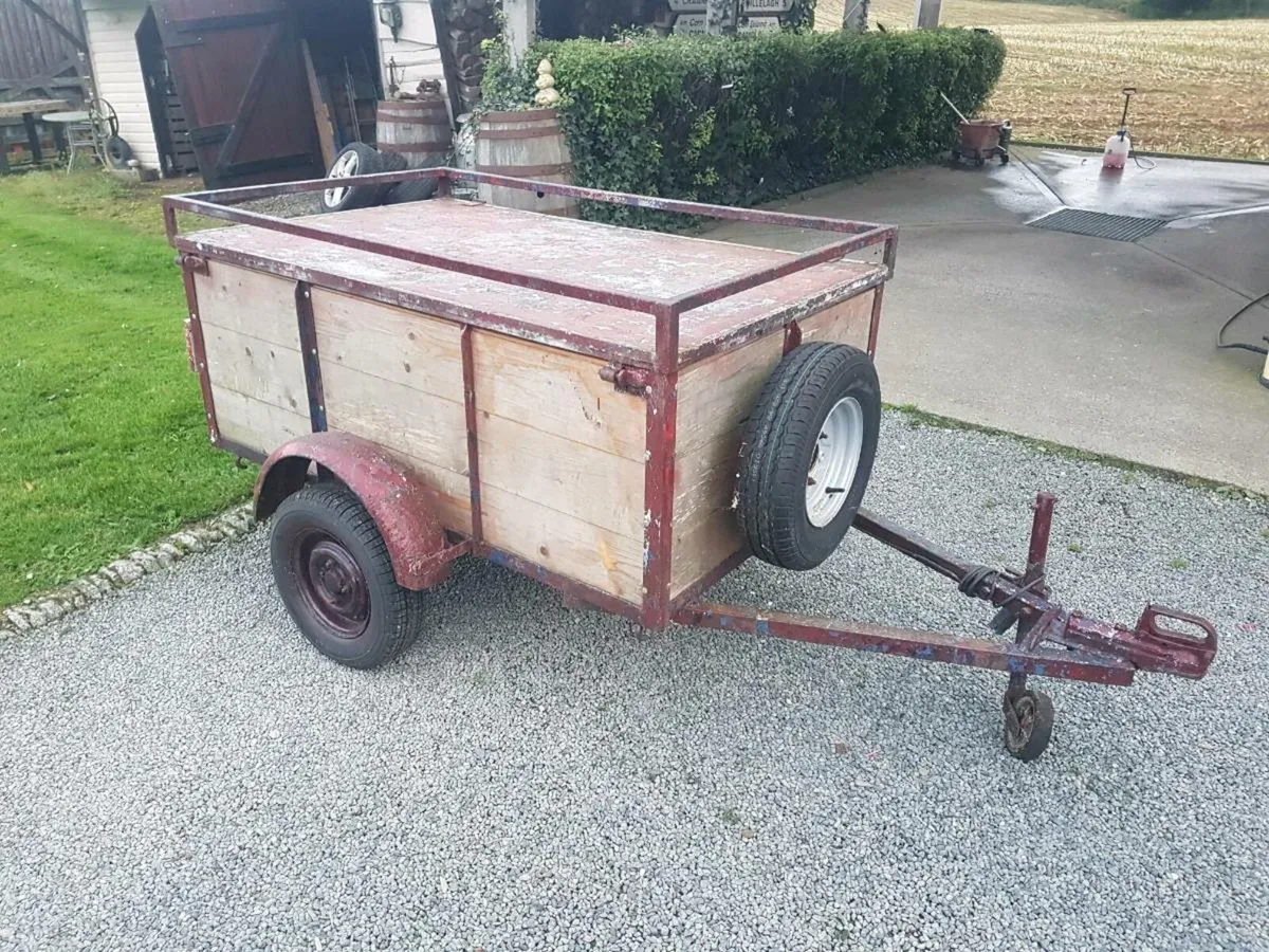 Small trailer - Image 1