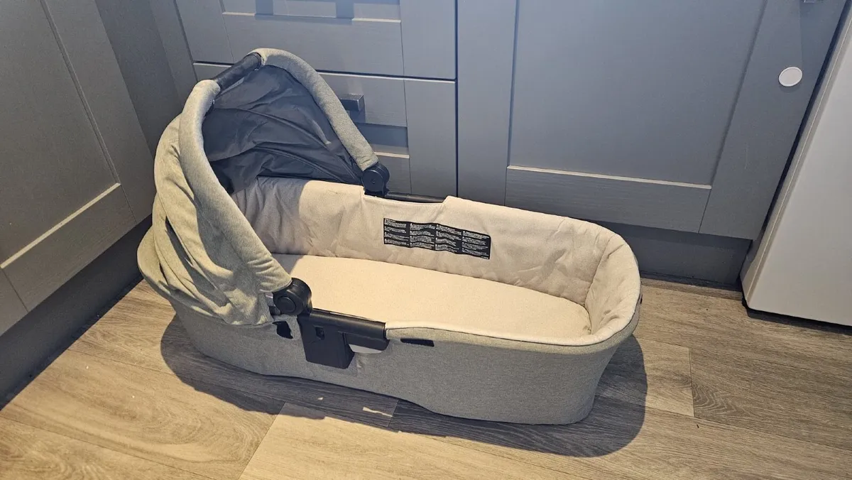 Graco near2me pram set - Image 2