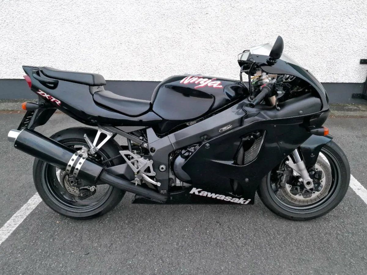 Kawasaki zx7r 2002 MINT - Image 1