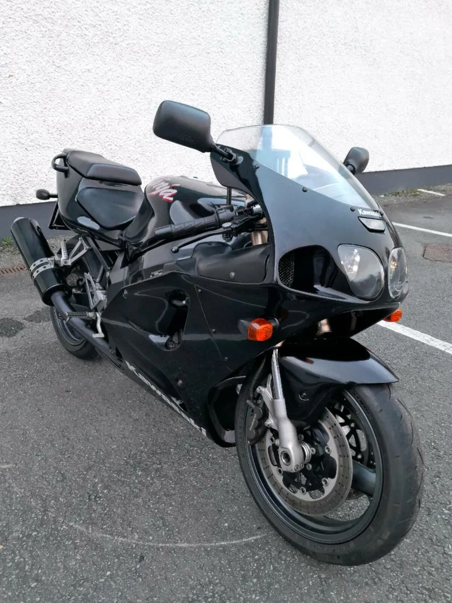 Kawasaki zx7r 2002 MINT - Image 4