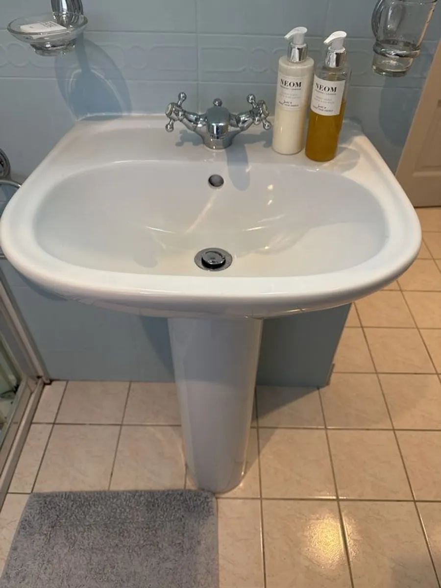 Wash Hand Basin & fittings - Image 1