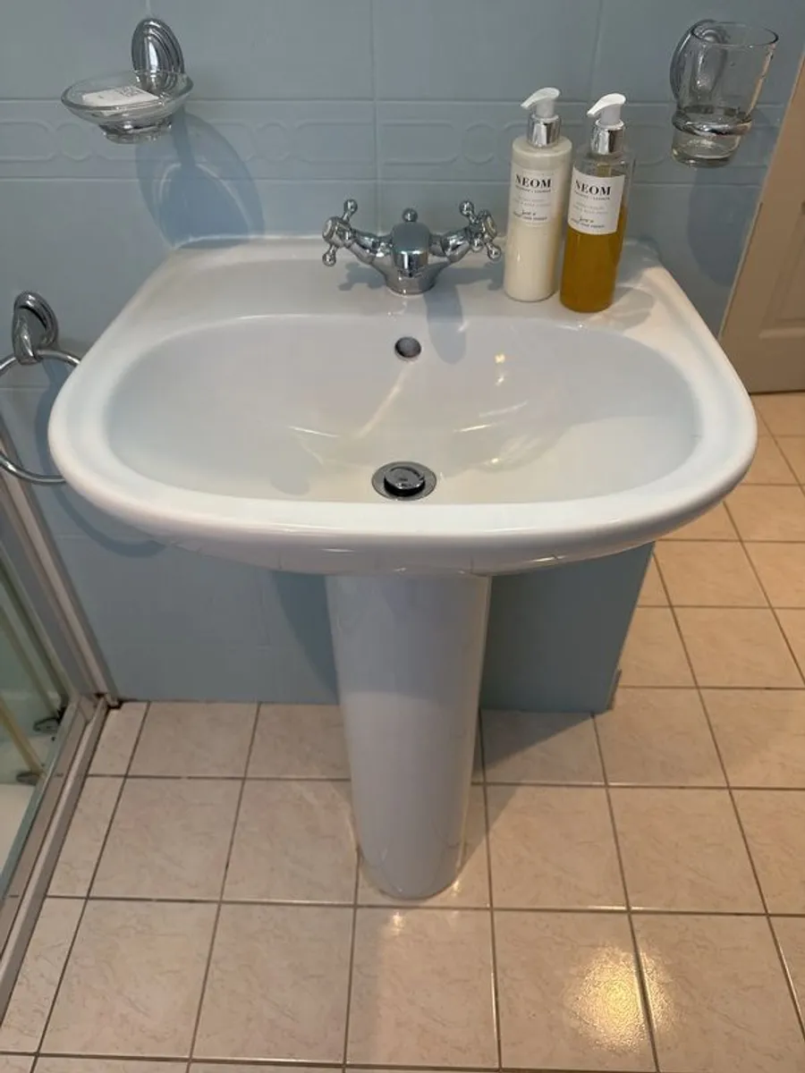Wash Hand Basin & fittings - Image 2