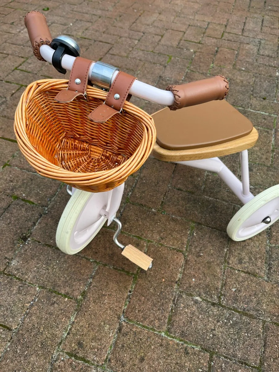 Girls trike - Image 4