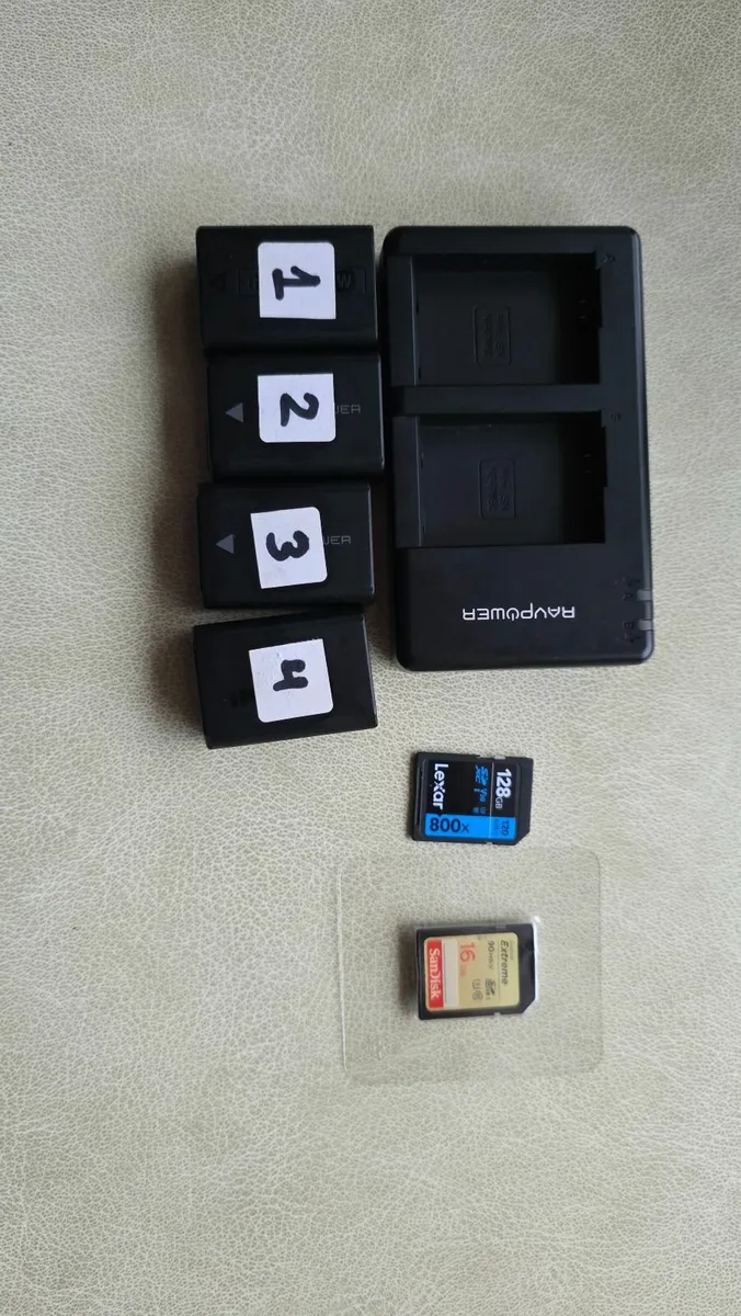 Sony Alpha a6400 Bundle - 3 Lenses, Tripod & Many - Image 3