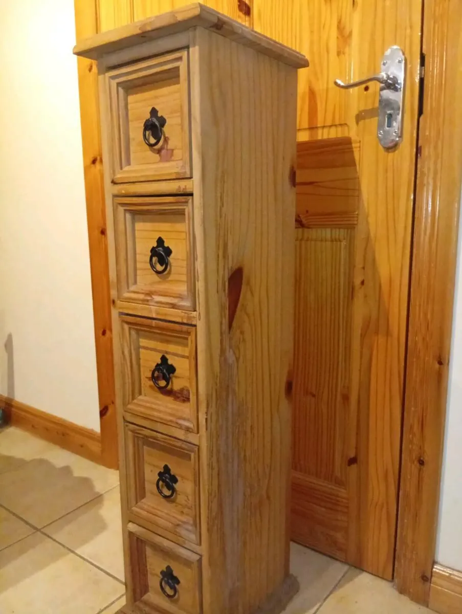 Freestanding Pine Unit - Image 1