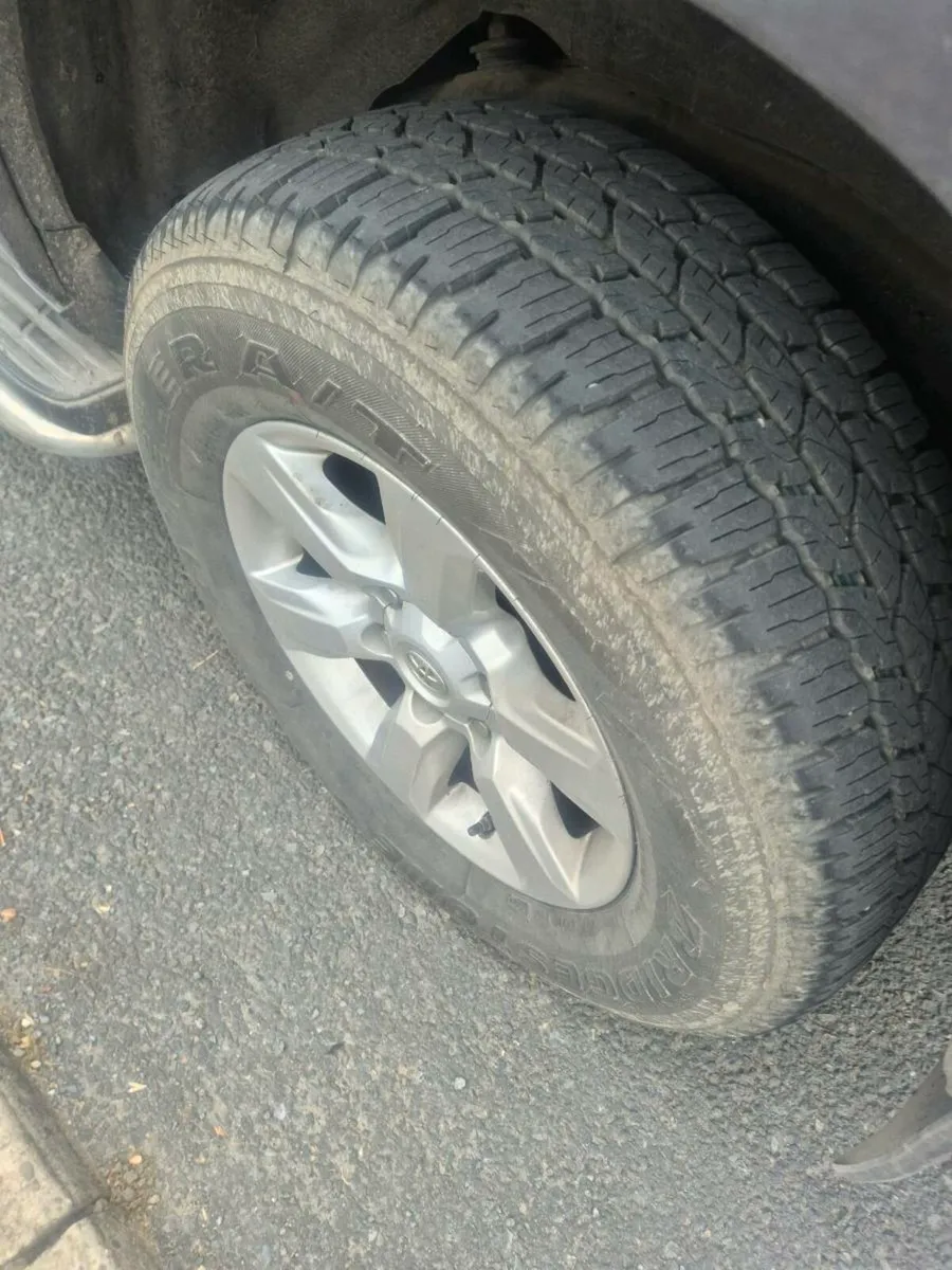 Toyota landcruiser business class auto crewcab - Image 2