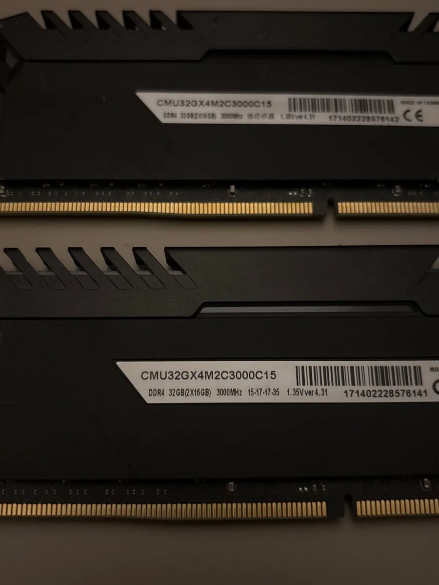 DDR4 Ram (16GB x2 3000MHz) Corsair Vengeance LED - Image 2