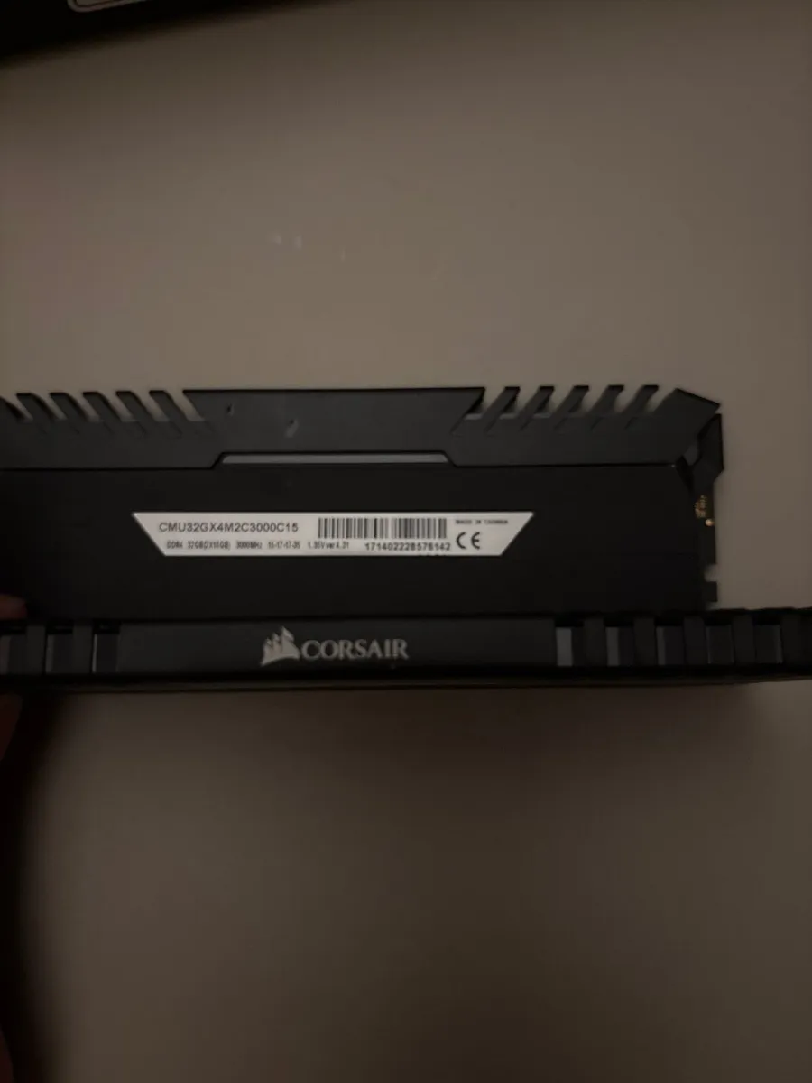 DDR4 Ram (16GB x2 3000MHz) Corsair Vengeance LED - Image 3