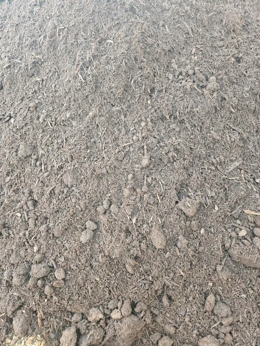 garden compost /bark mulch. - Image 3
