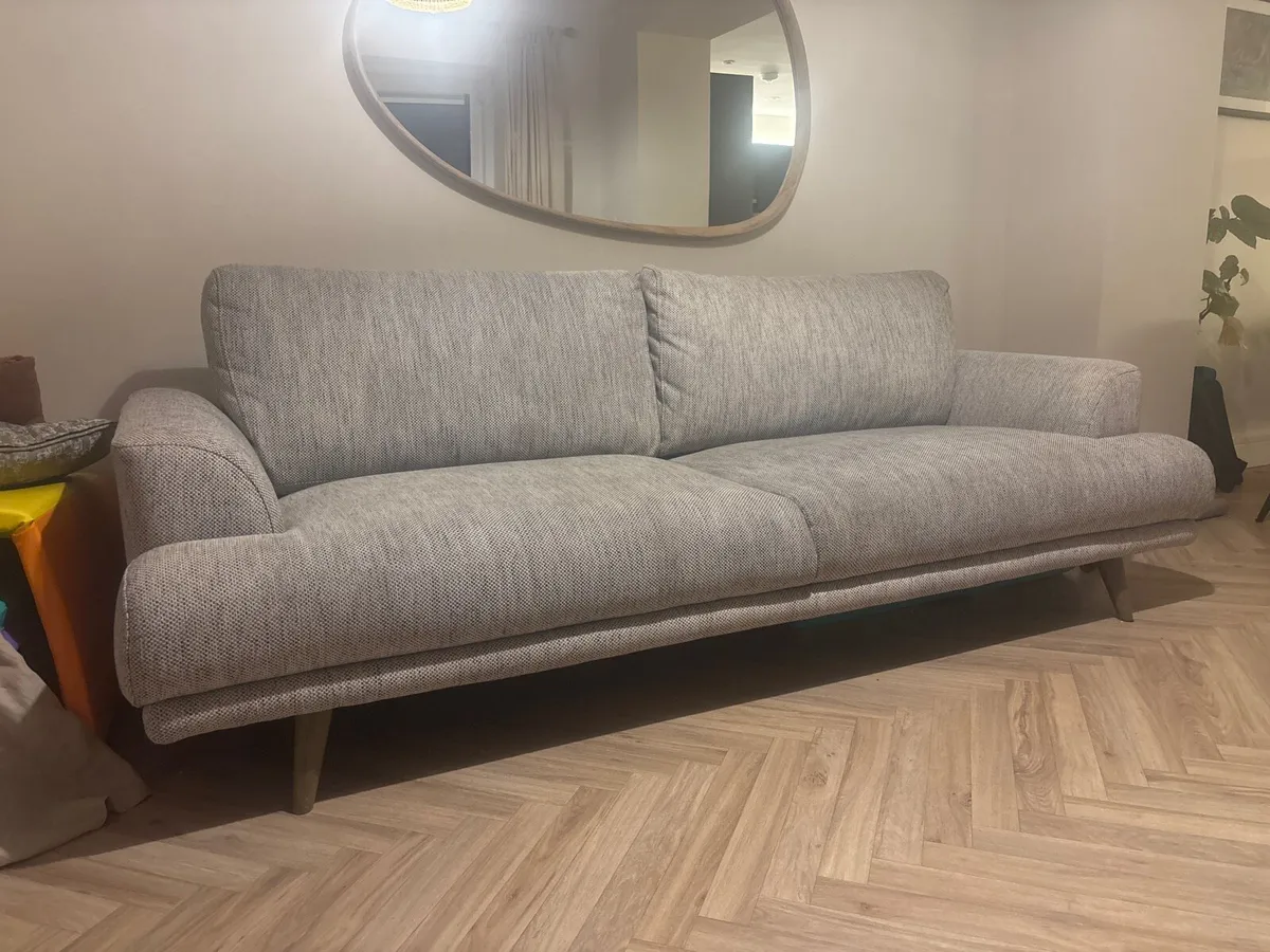 3or4 seater couch - Image 1