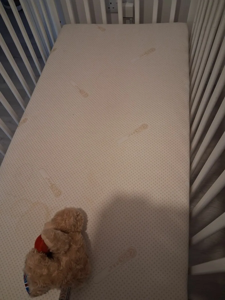 Baby cot - Image 2