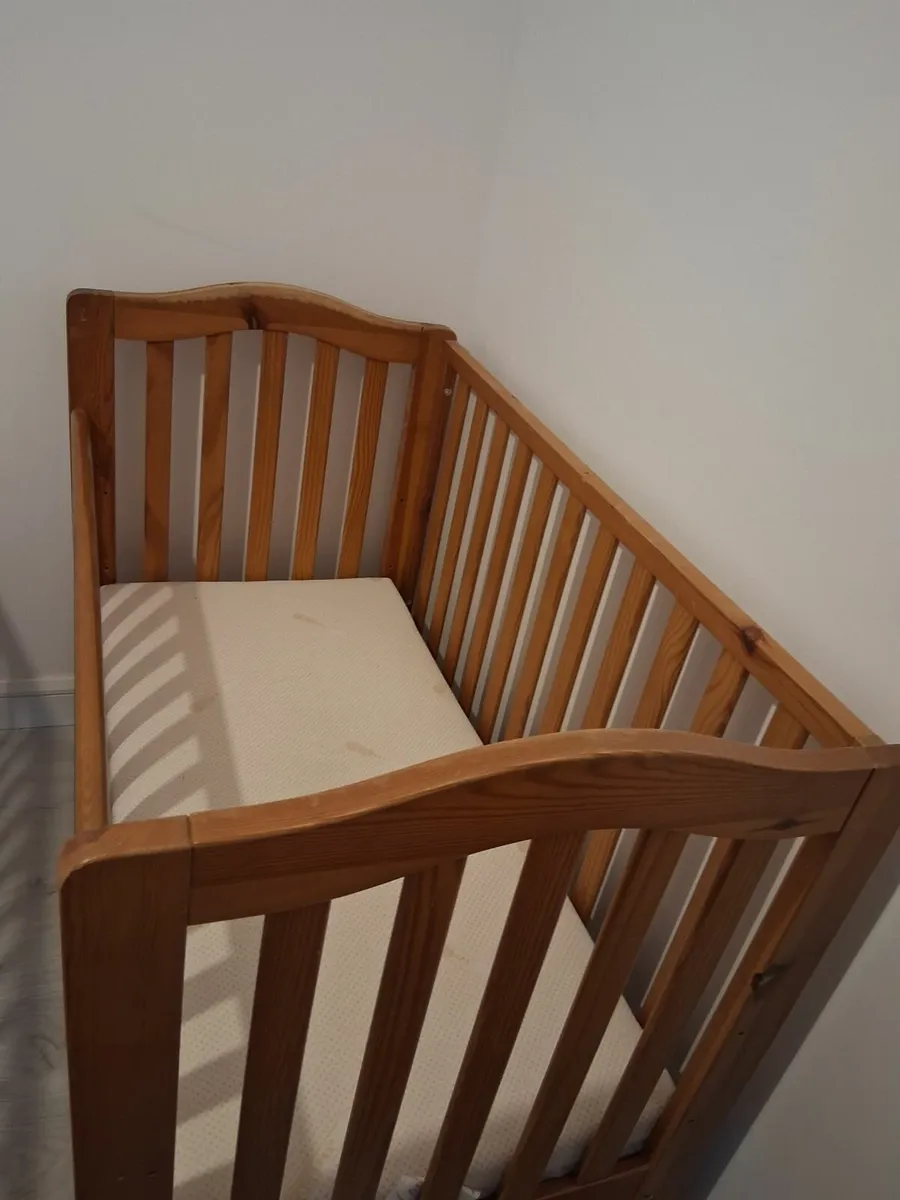 Baby cot - Image 3
