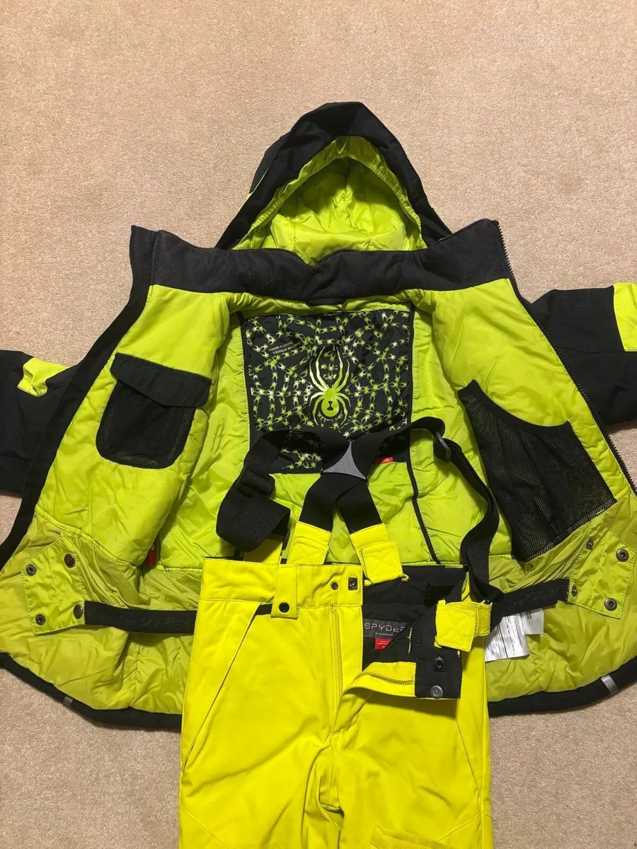 Spyder boys ski suit age 6-7 - Image 3