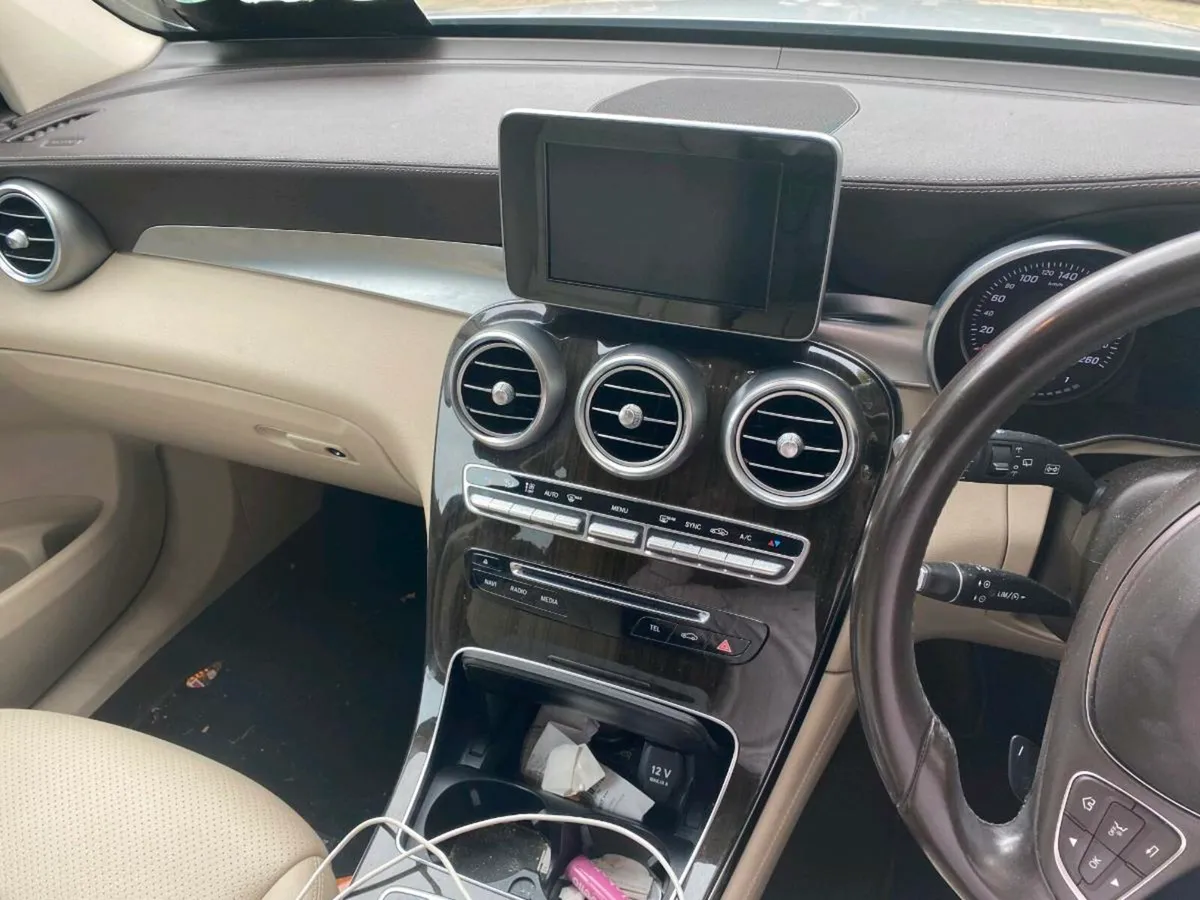 2017 Mercedes GLC 220d | 1 Owner | 110k km - Image 4