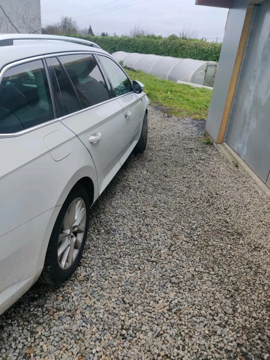 Skoda Superb 2018 1.6 DCX - Image 2