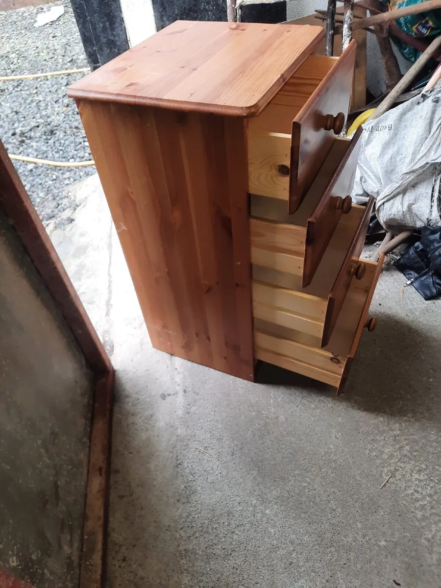 Chest of drawers - Image 1