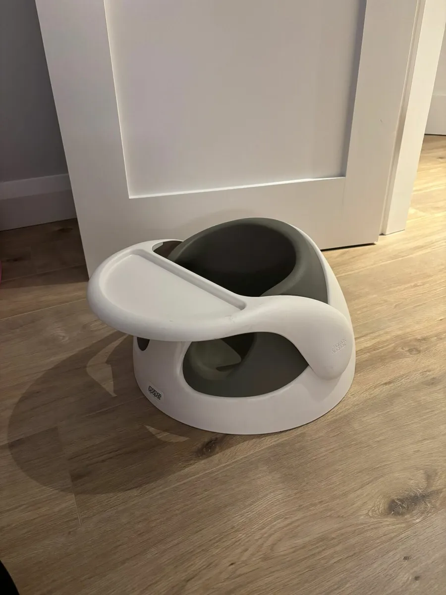 Baby Snug Floor Seat with Tray Pebble Grey - Image 3