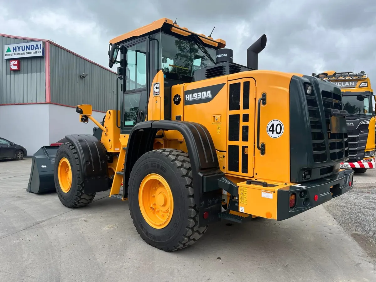 2026 Hyundai HL930A Loader Ex Stock - Image 3