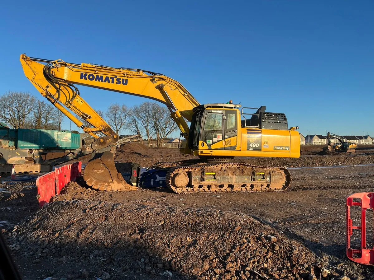 Digger driver komatsu - Image 4