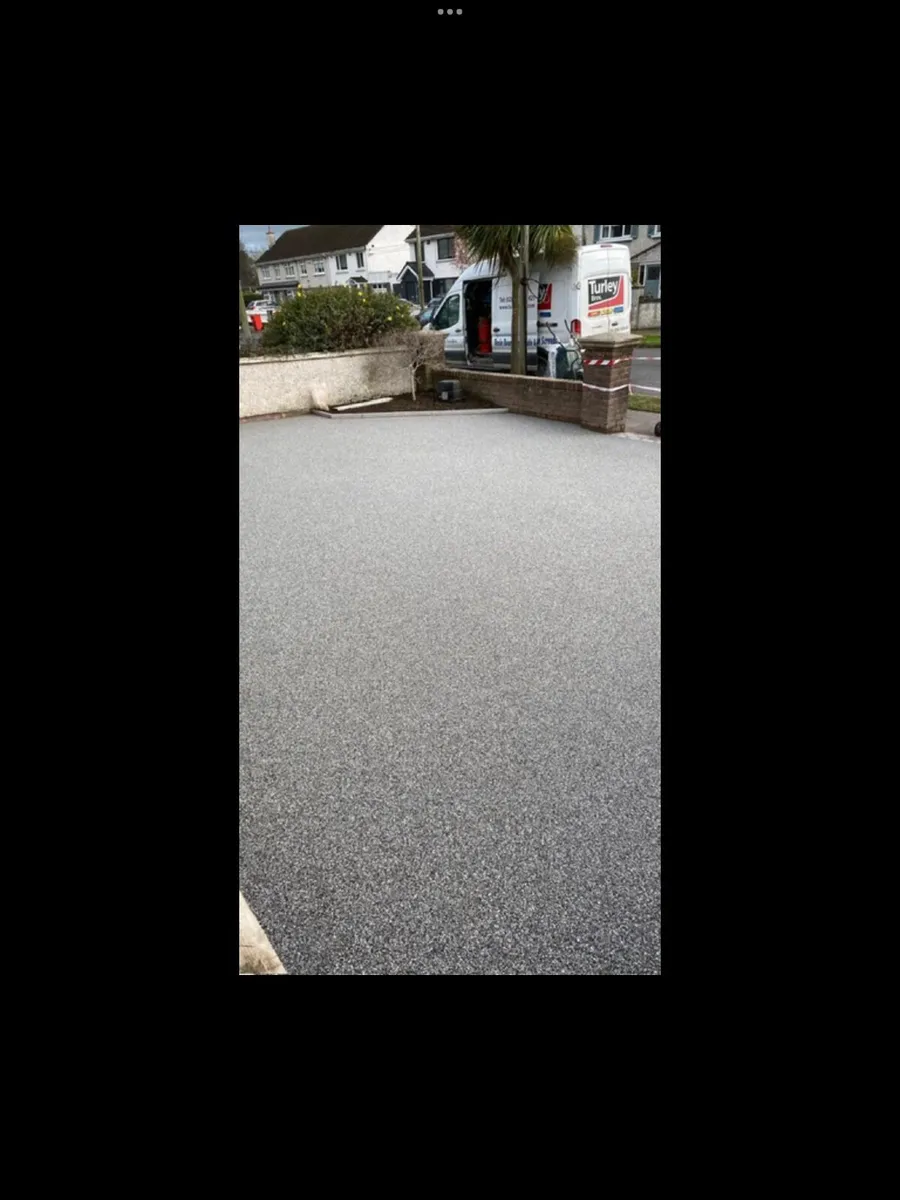 Resin bound aggregate and Tarmac - Image 3